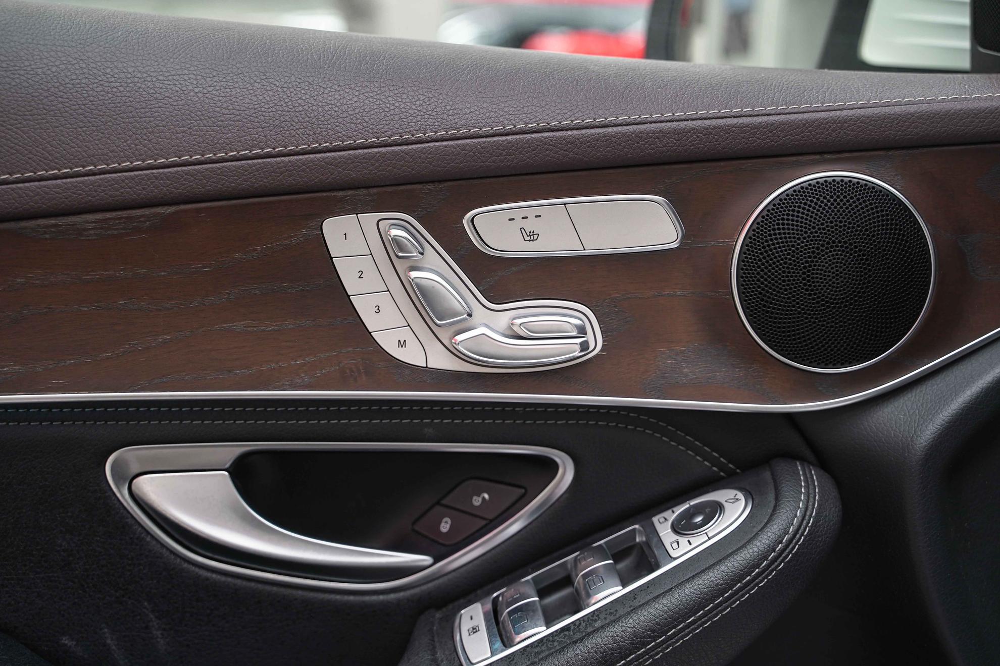 Mercedes-Benz GLC 2017, белый, ДЦ Орехово