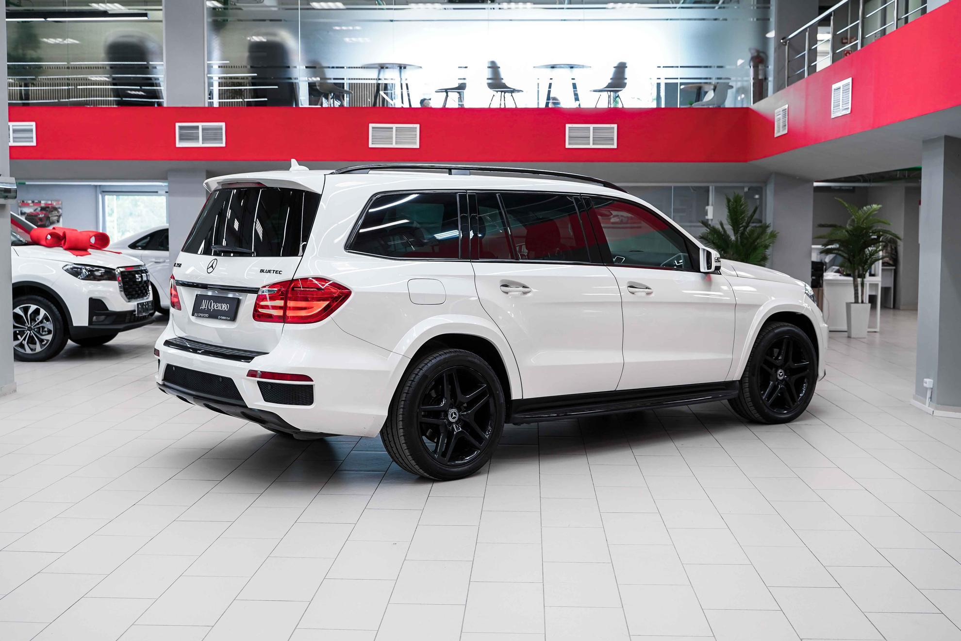 Mercedes-Benz GL-Класс 2015, белый, ДЦ Орехово