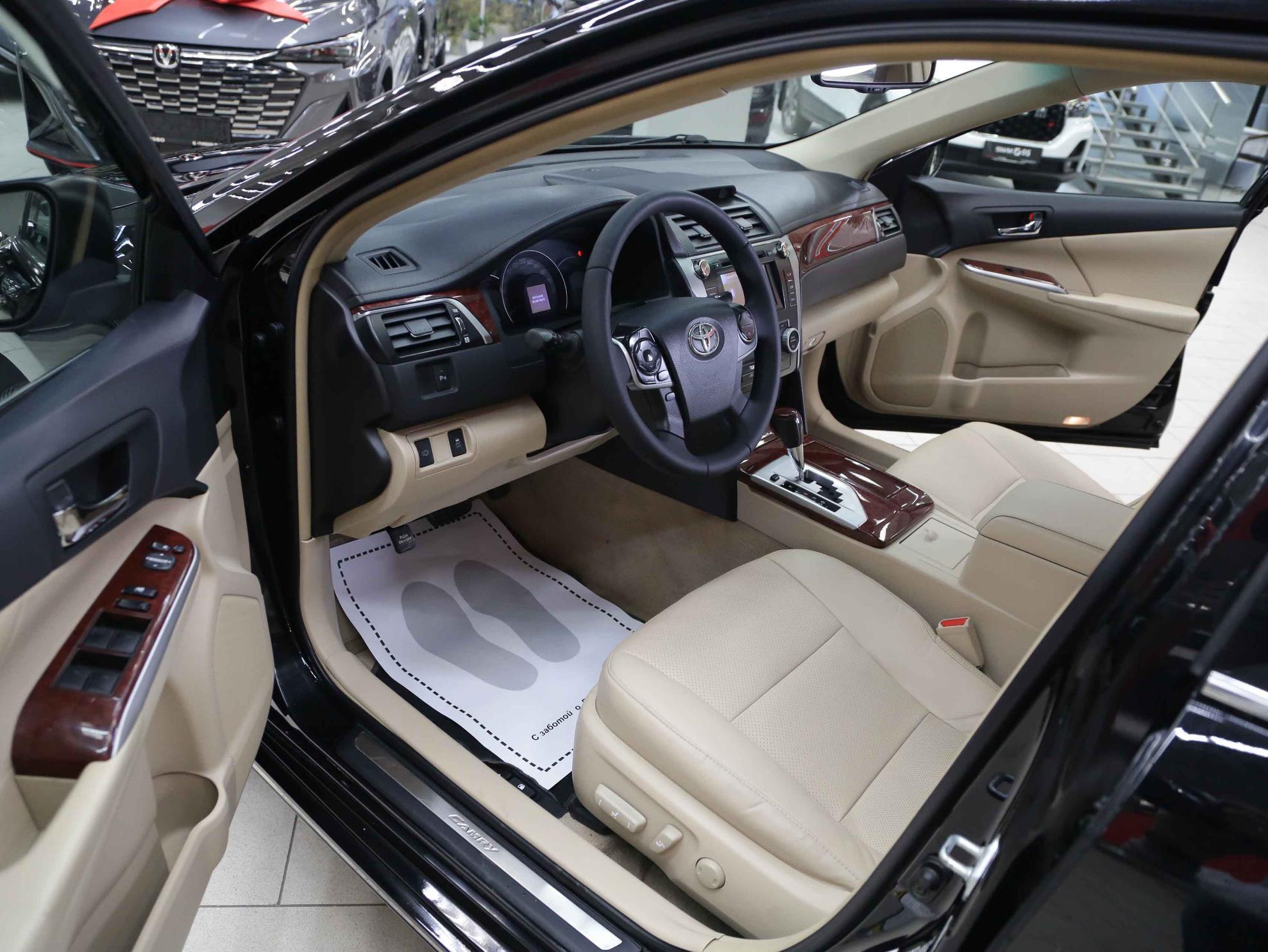 Toyota Camry 2014, черный, ДЦ Орехово