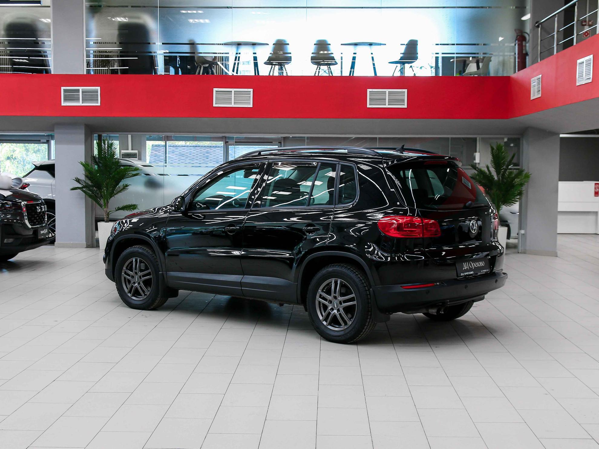 Volkswagen Tiguan 2015, черный, ДЦ Орехово