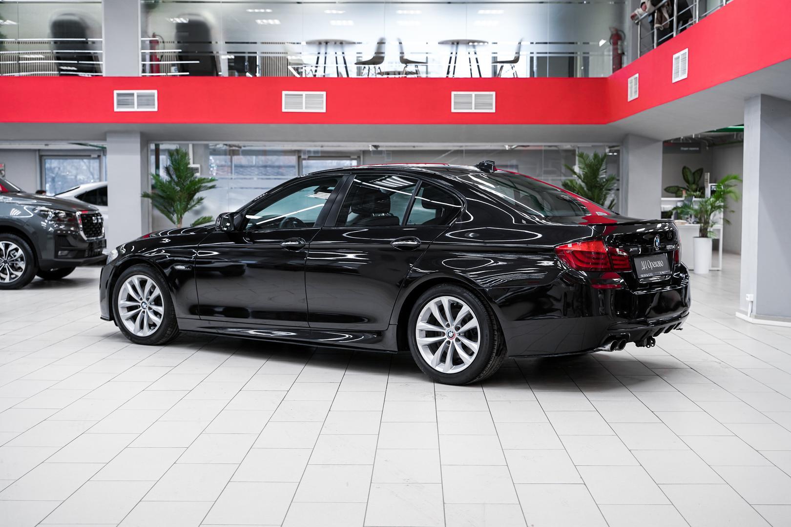 BMW 5 серии 2012, черный, ДЦ Орехово