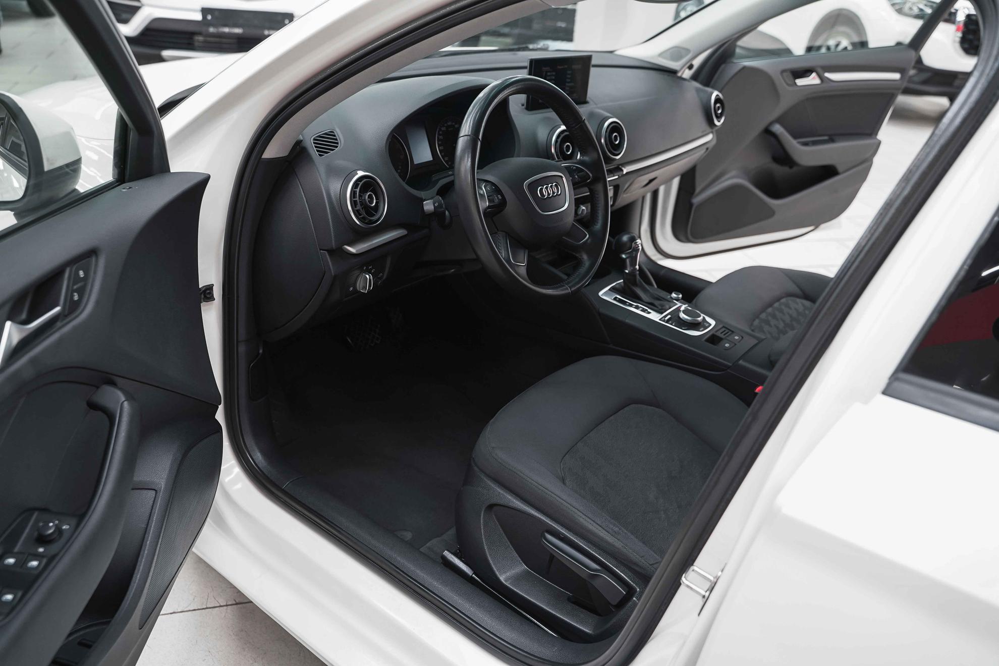 Audi A3 2014, белый, ДЦ Орехово