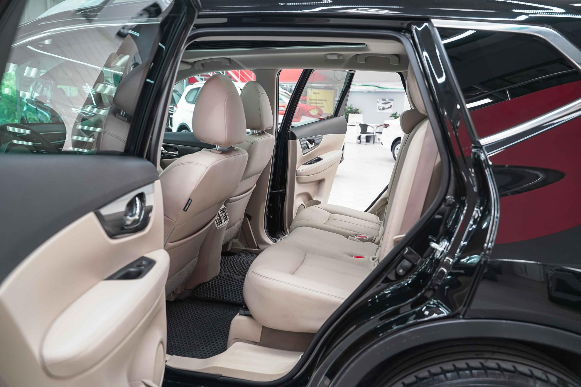 Nissan X-Trail 2015, черный, ДЦ Орехово