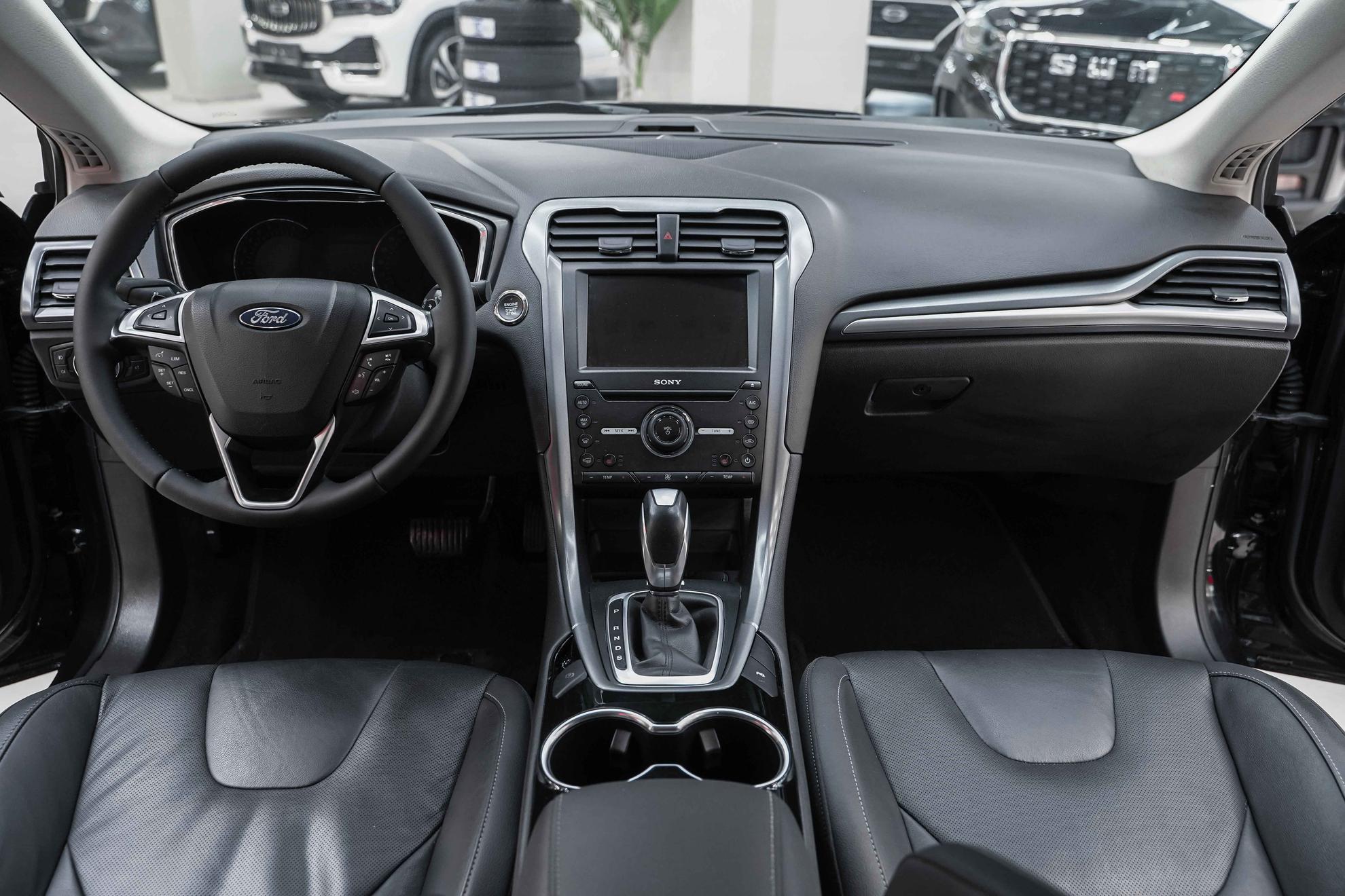 Ford Mondeo 2016, черный, ДЦ Орехово