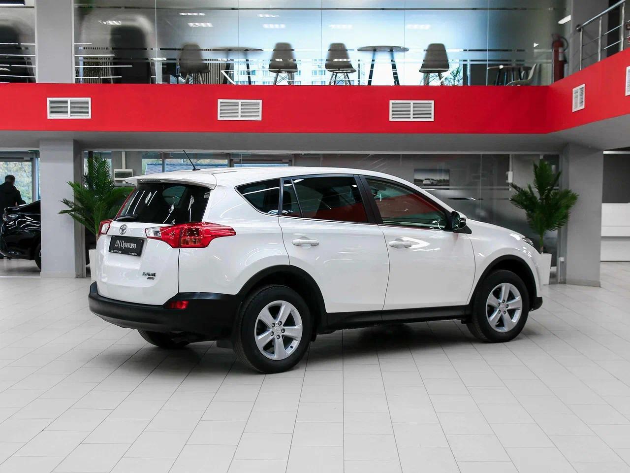 Toyota RAV4 2013, белый, ДЦ Орехово
