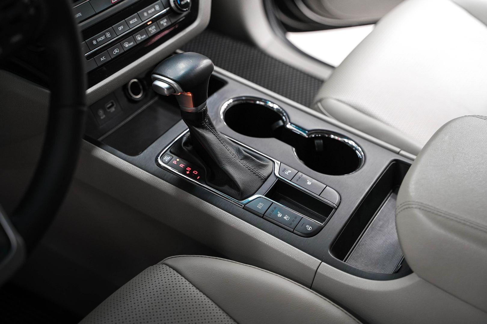 Kia Carnival 2019, черный, ДЦ Орехово