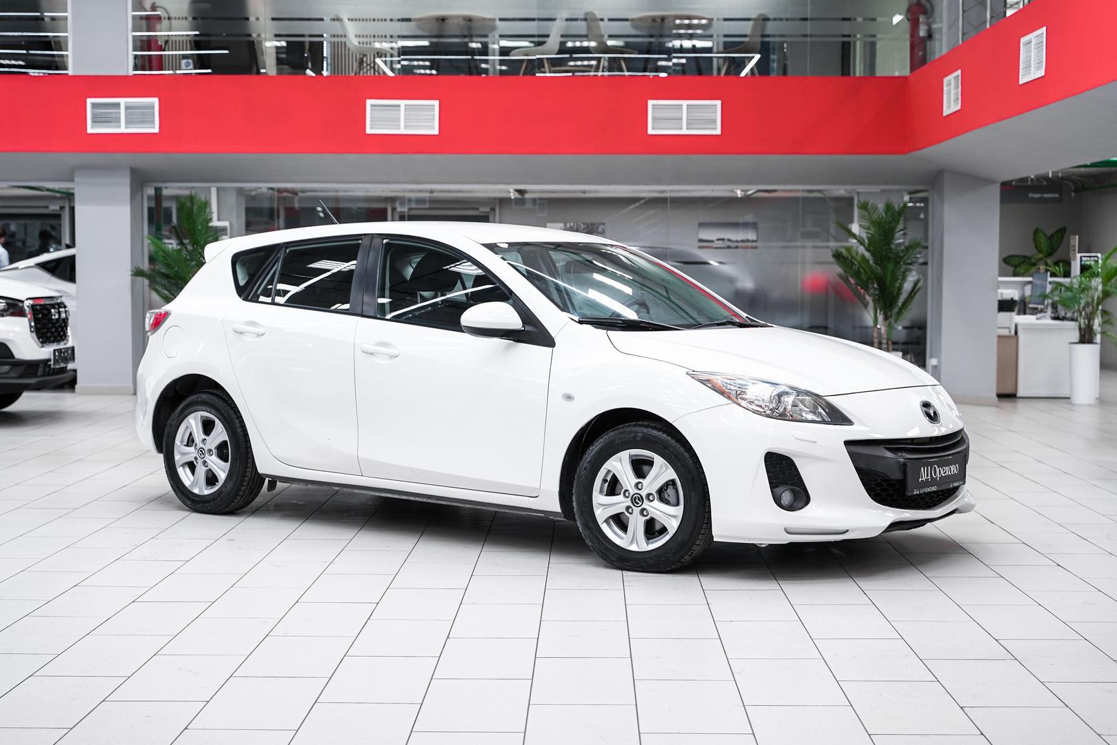 Mazda 3 2013, белый, ДЦ Орехово