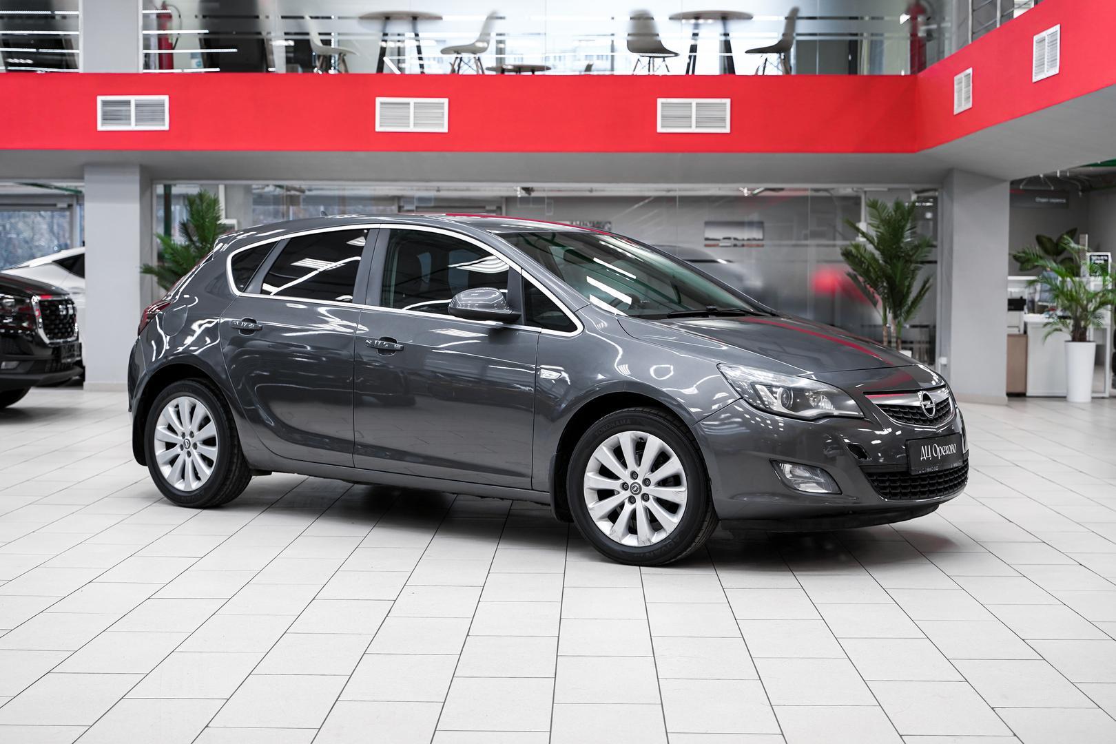 Opel Astra 2011, серый, ДЦ Орехово