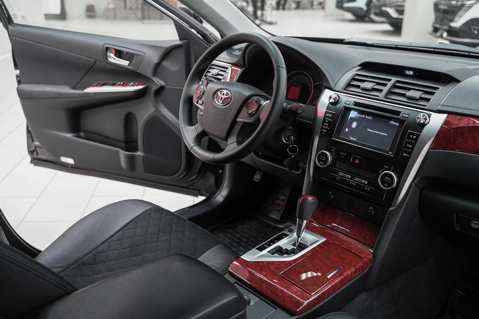 Toyota Camry 2013, черный, ДЦ Орехово