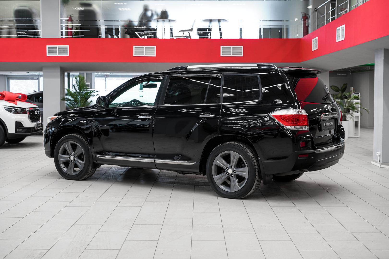 Toyota Highlander 2012, черный, ДЦ Орехово