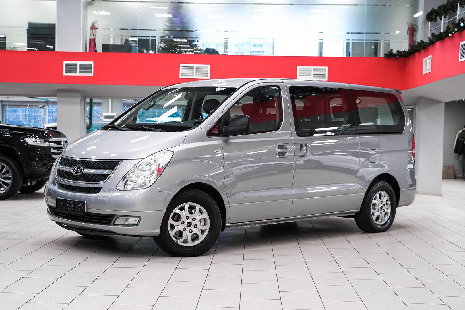 Hyundai Grand Starex 2011, серый, ДЦ Орехово
