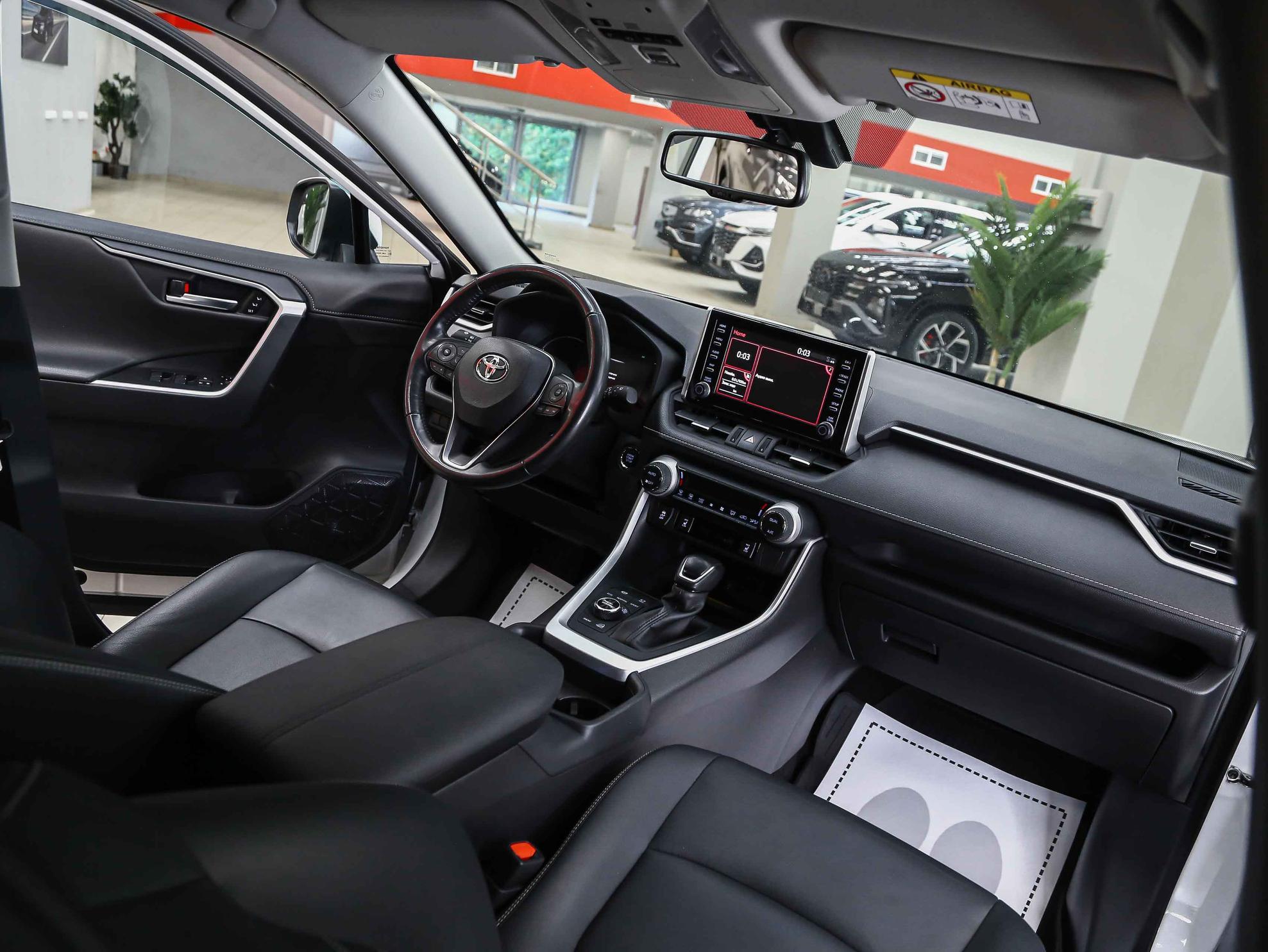 Toyota RAV4 2022, белый, ДЦ Орехово