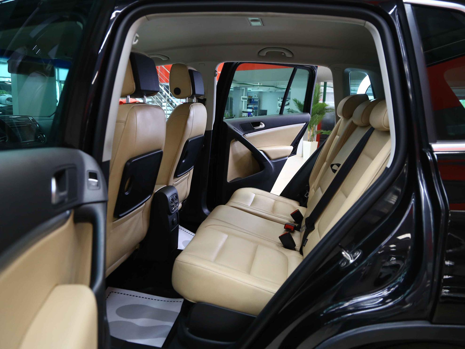 Volkswagen Tiguan 2011, черный, ДЦ Орехово