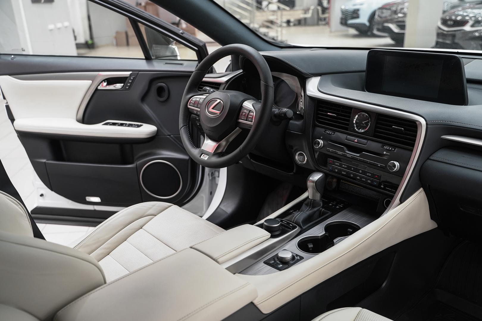 Lexus RX 2016, белый, ДЦ Орехово