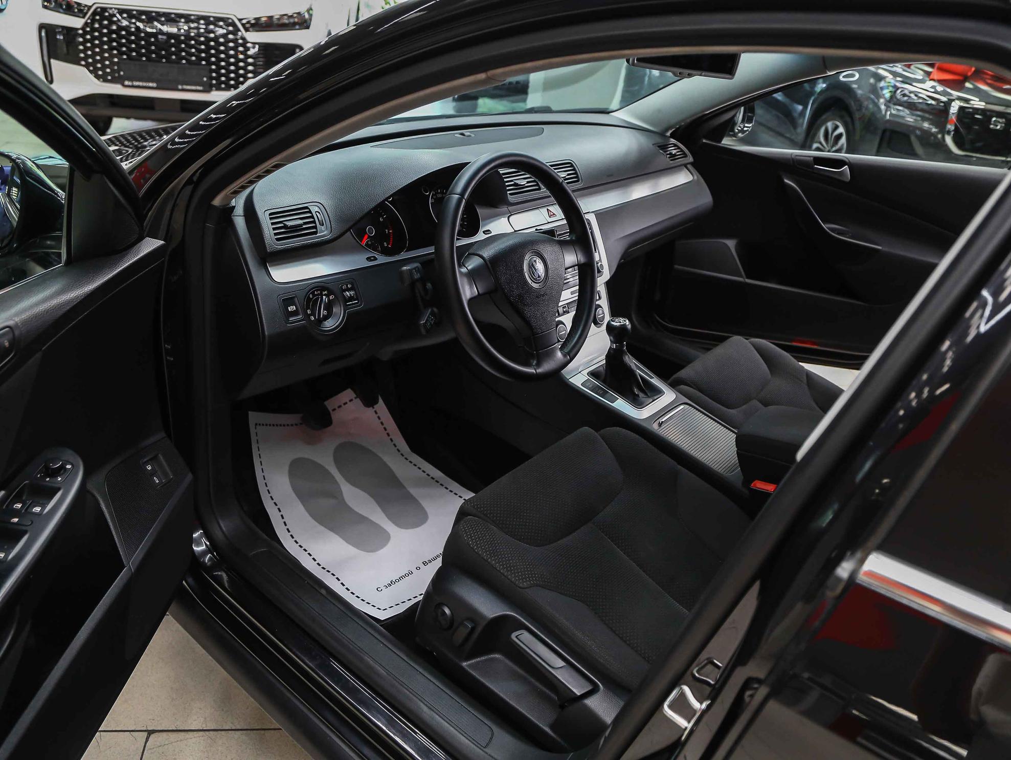 Volkswagen Passat 2009, черный, ДЦ Орехово