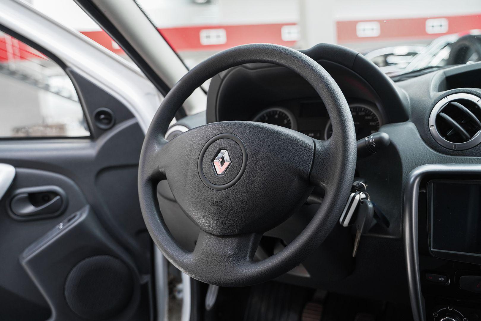 Renault Duster 2013, белый, ДЦ Орехово