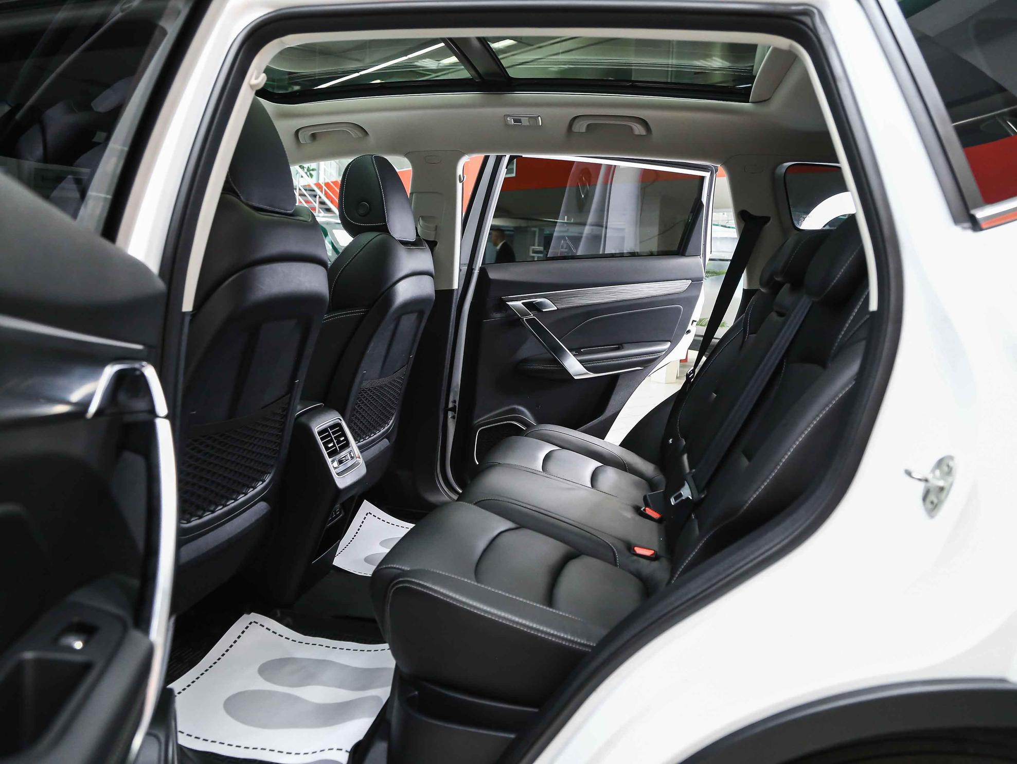 Geely Atlas Pro 2022, белый, ДЦ Орехово