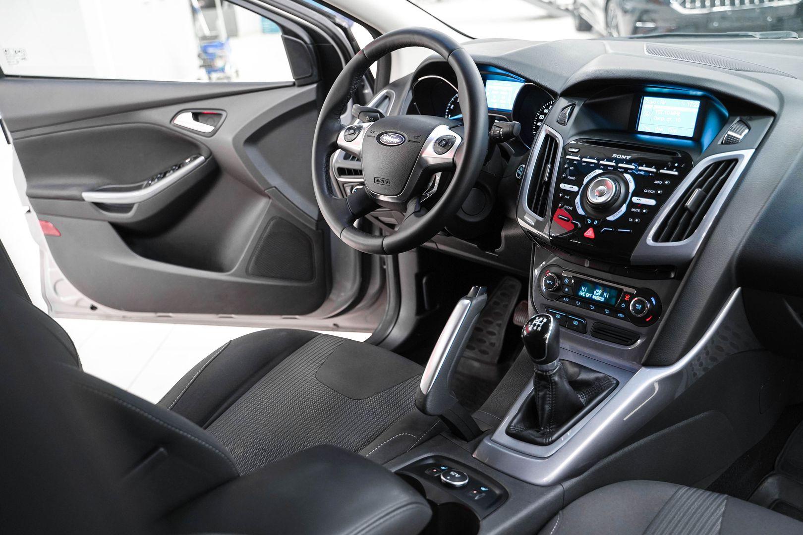 Ford Focus 2012, серый, ДЦ Орехово