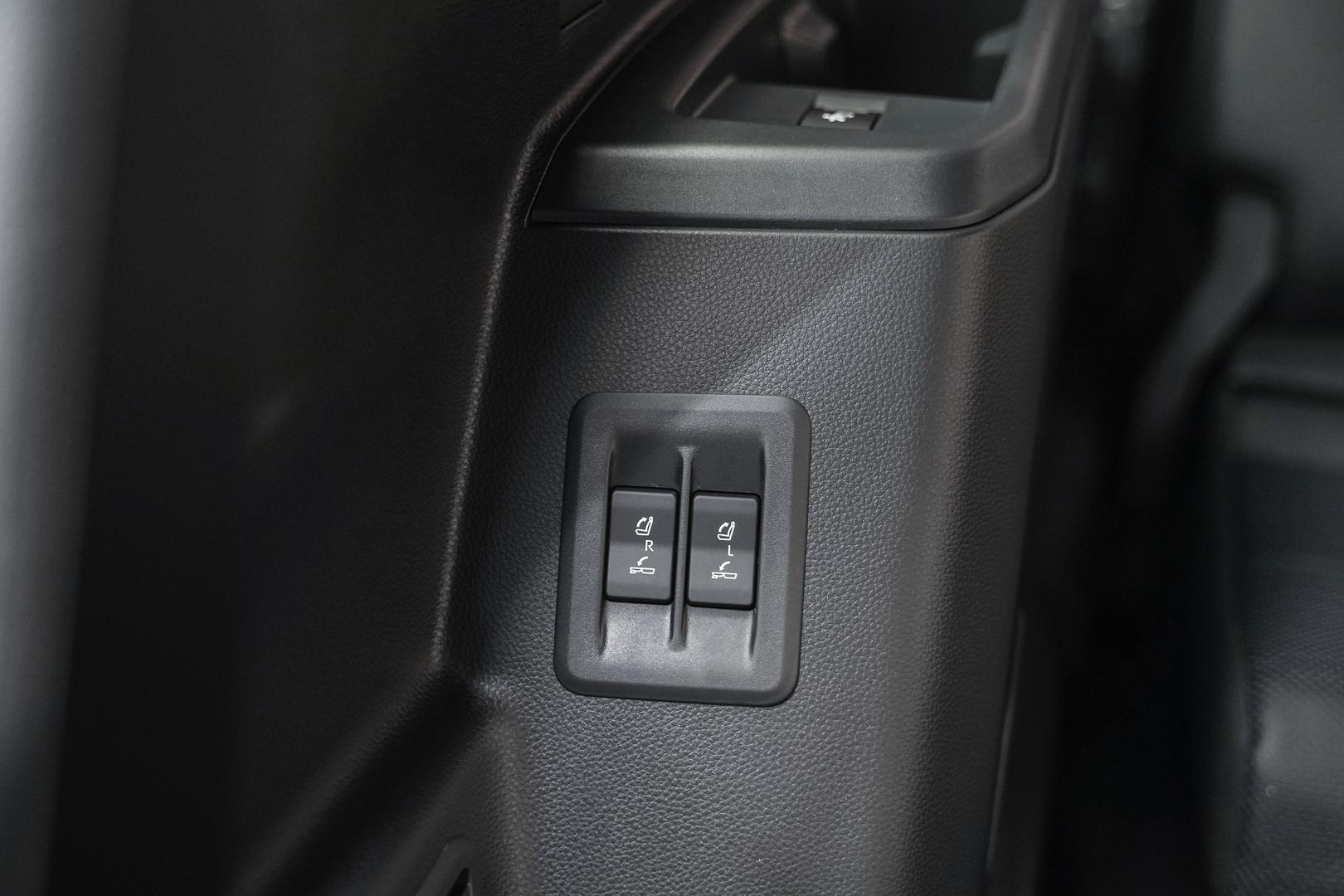 Toyota Land Cruiser Prado 2025, белый, ДЦ Орехово