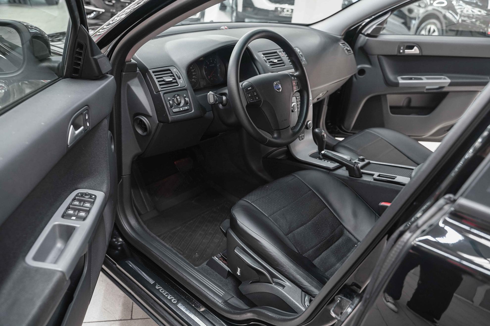 Volvo S40 2008, черный, ДЦ Орехово