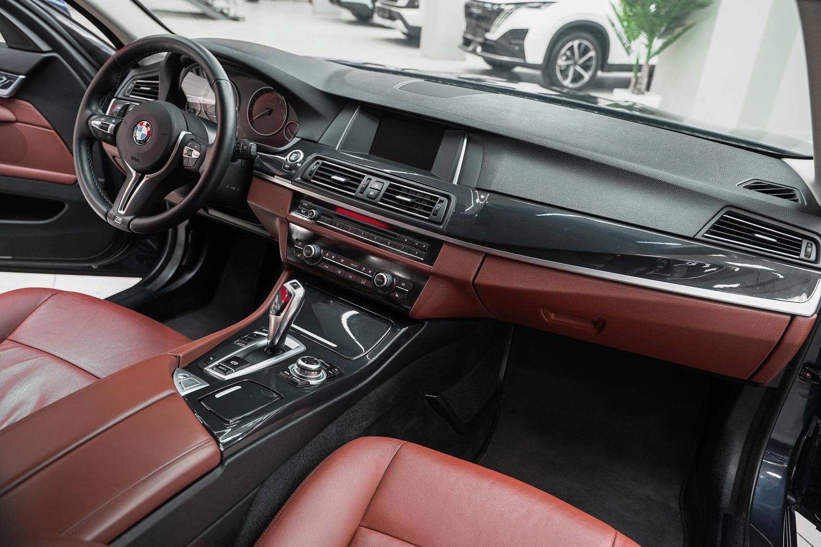 BMW 5 серии 2013, синий, ДЦ Орехово