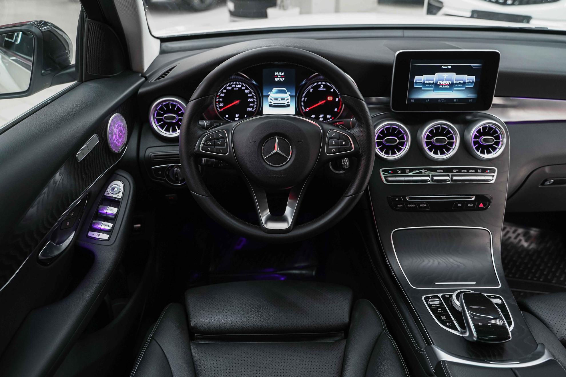 Mercedes-Benz GLC 2016, белый, ДЦ Орехово