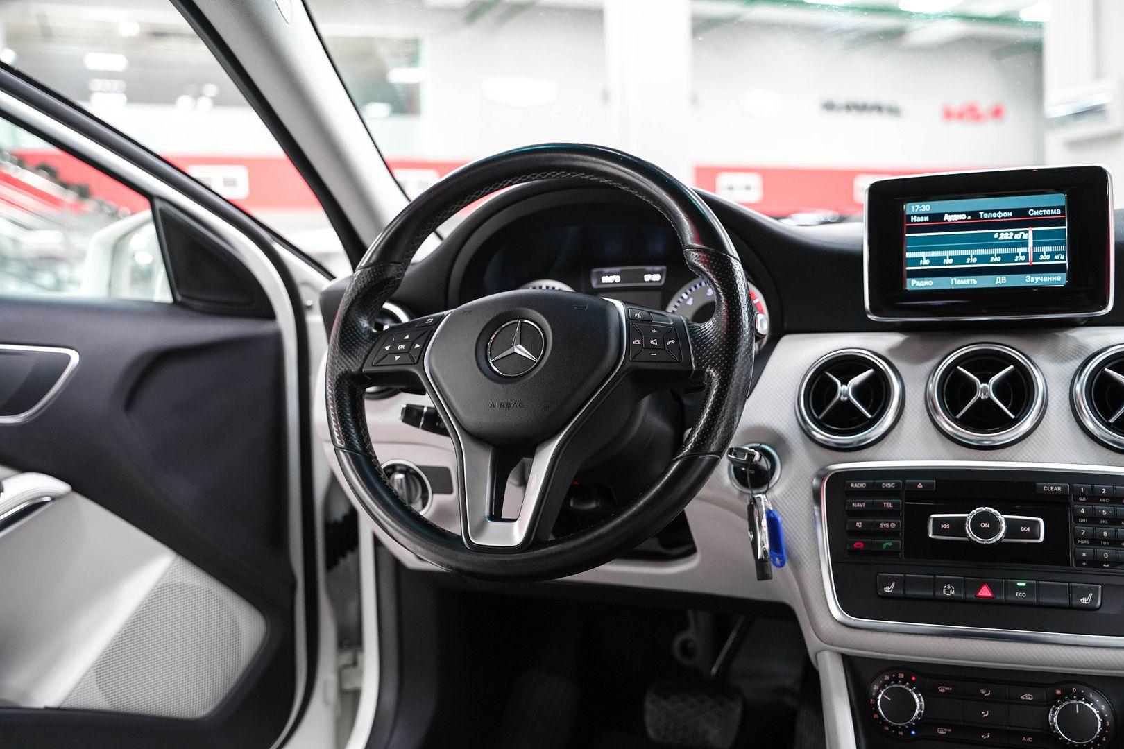 Mercedes-Benz A-Класс 2013, белый, ДЦ Орехово