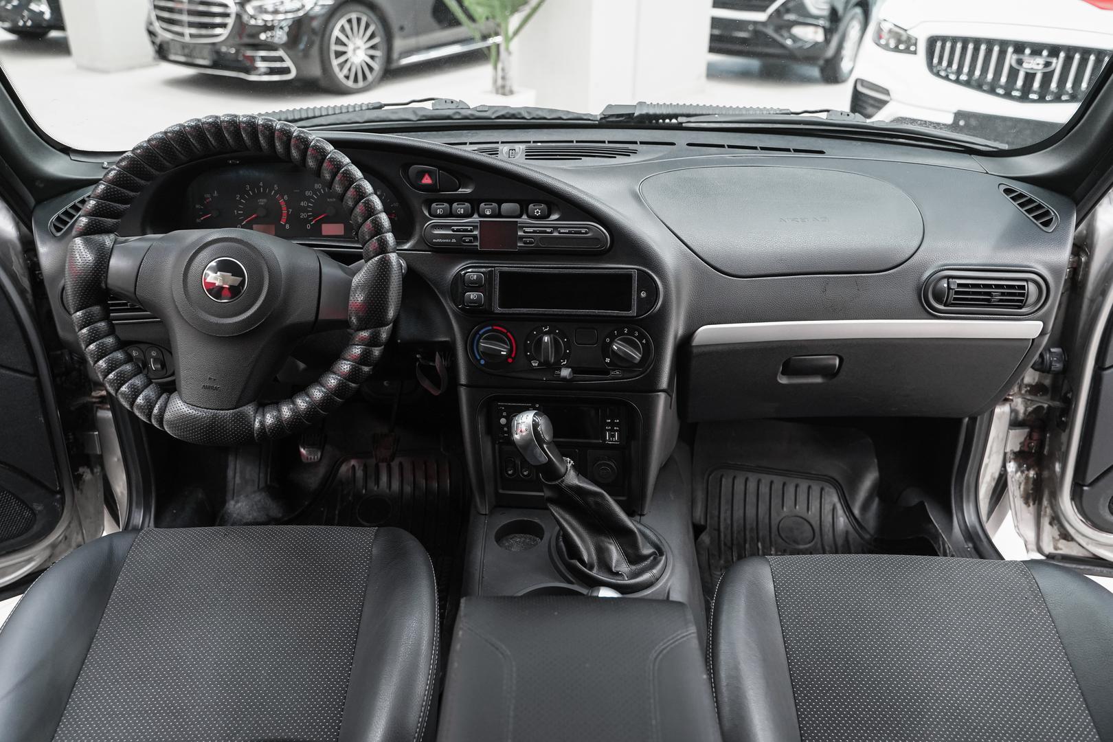 Chevrolet Niva 2014, серый, ДЦ Орехово