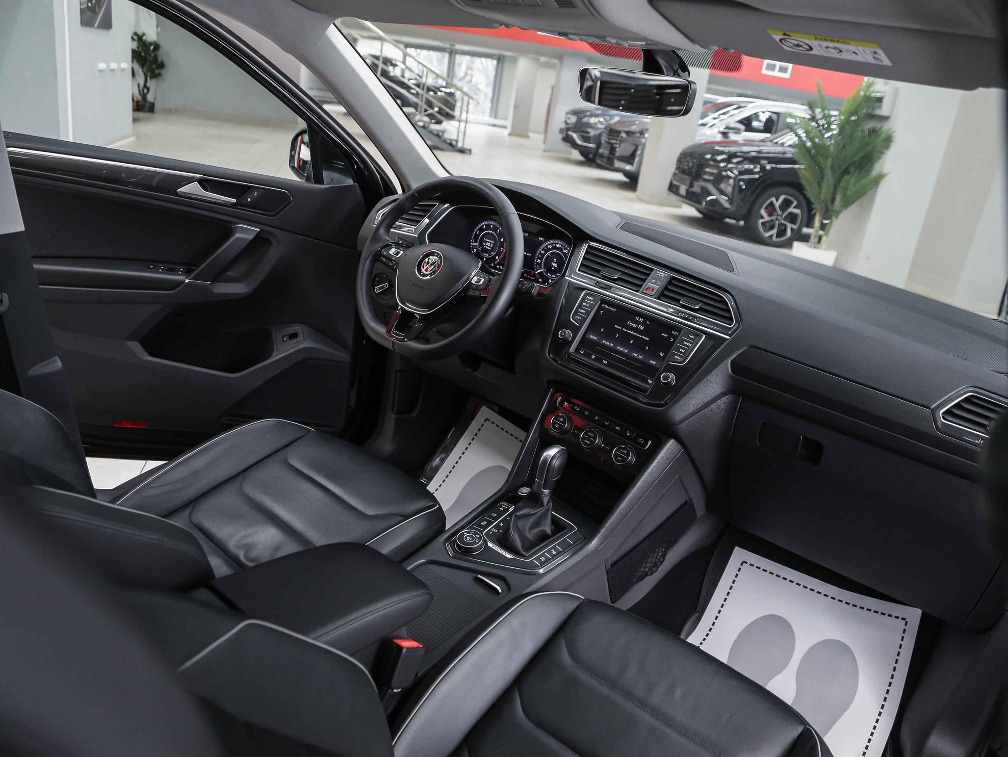 Volkswagen Tiguan 2017, черный, ДЦ Орехово