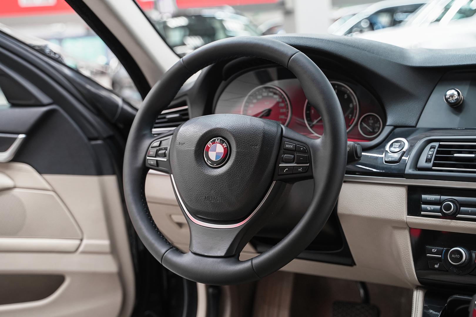 BMW 5 серии 2012, черный, ДЦ Орехово