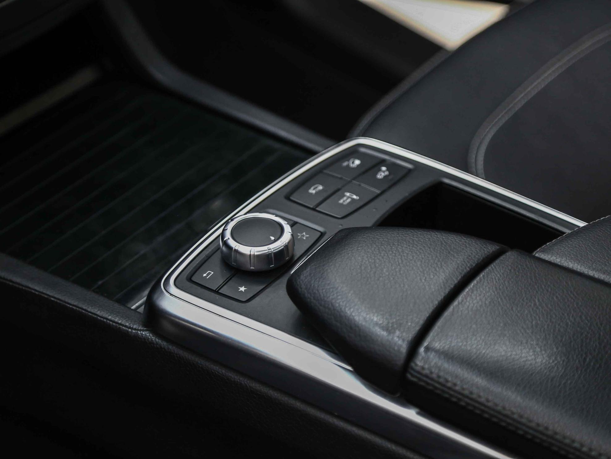 Mercedes-Benz GL-Класс 2014, белый, ДЦ Орехово