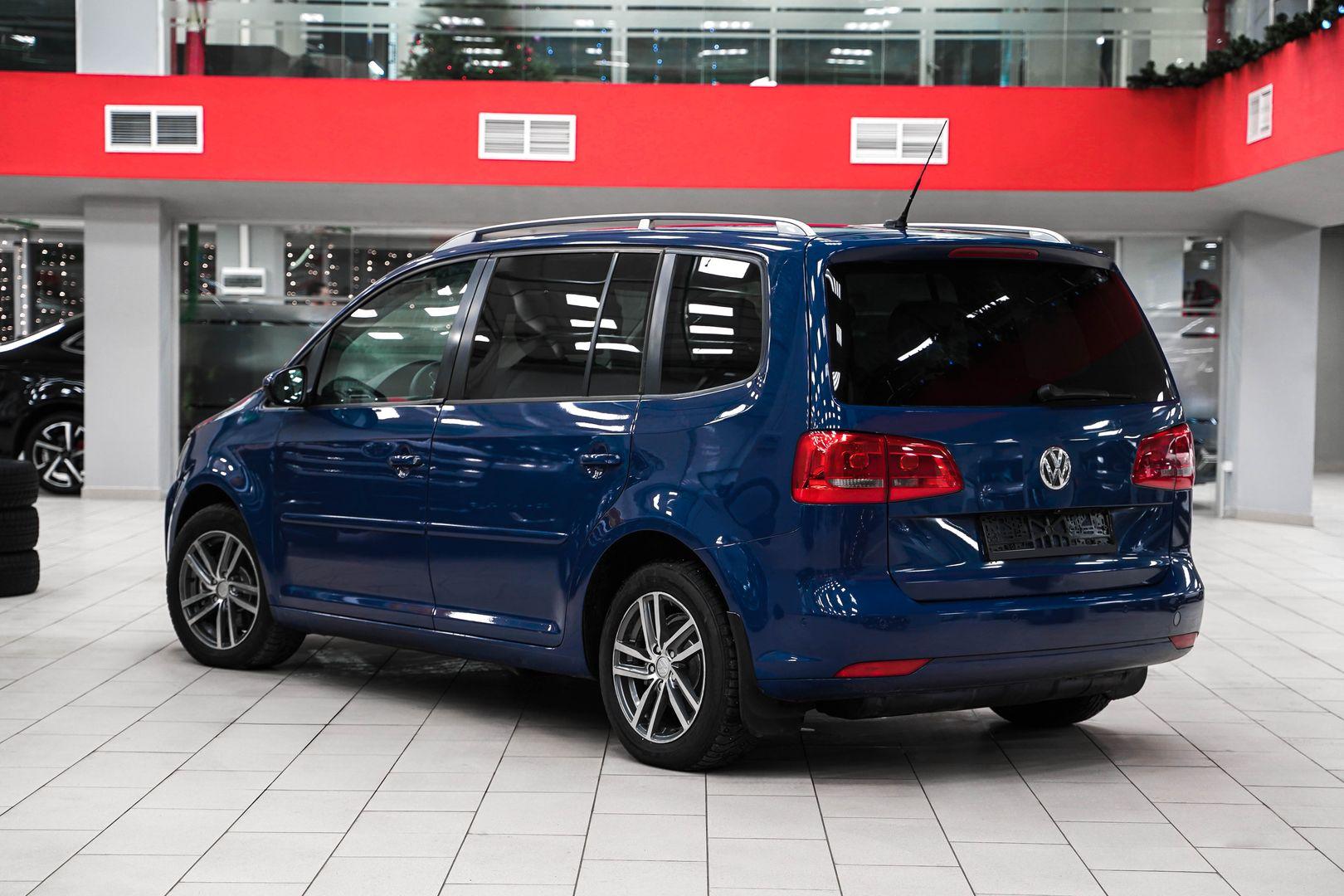 Volkswagen Touran 2011, синий, ДЦ Орехово