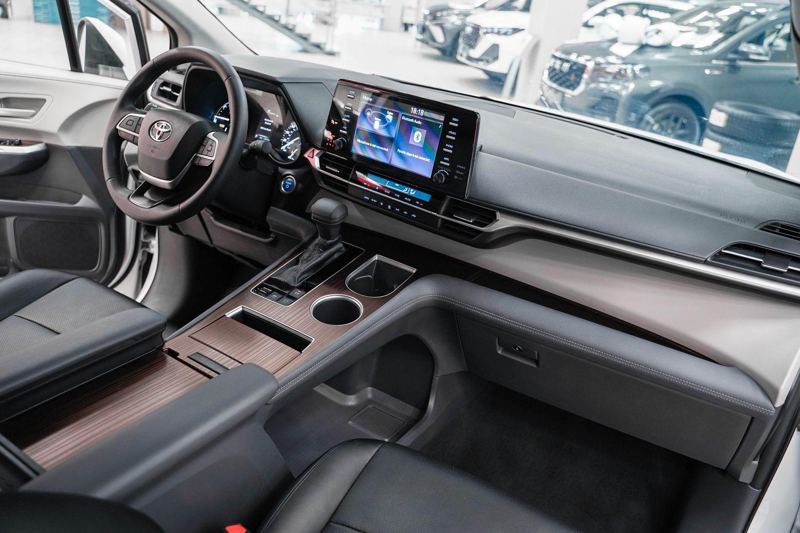 Toyota Sienna 2021, белый, ДЦ Орехово