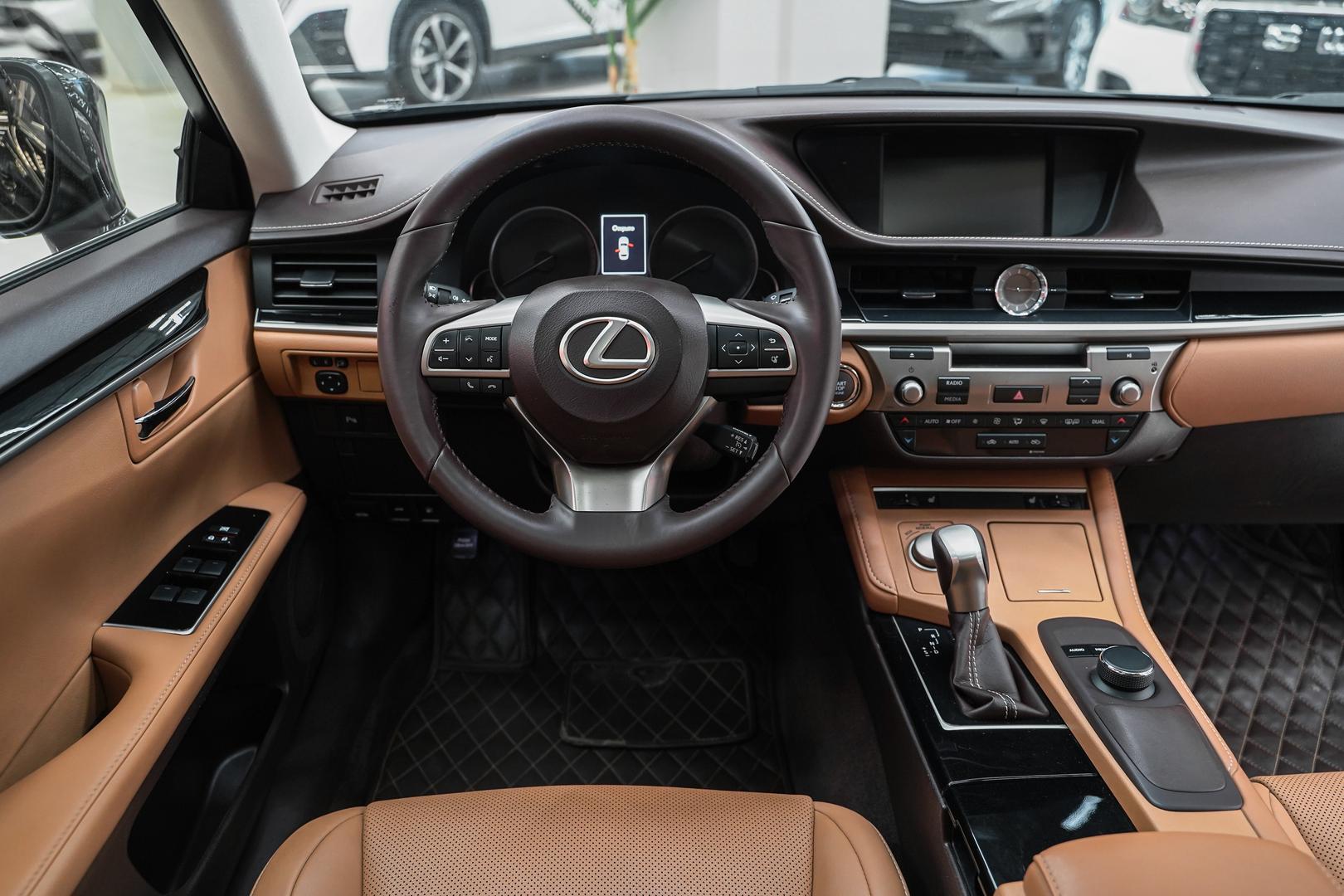 Lexus ES 2017, черный, ДЦ Орехово