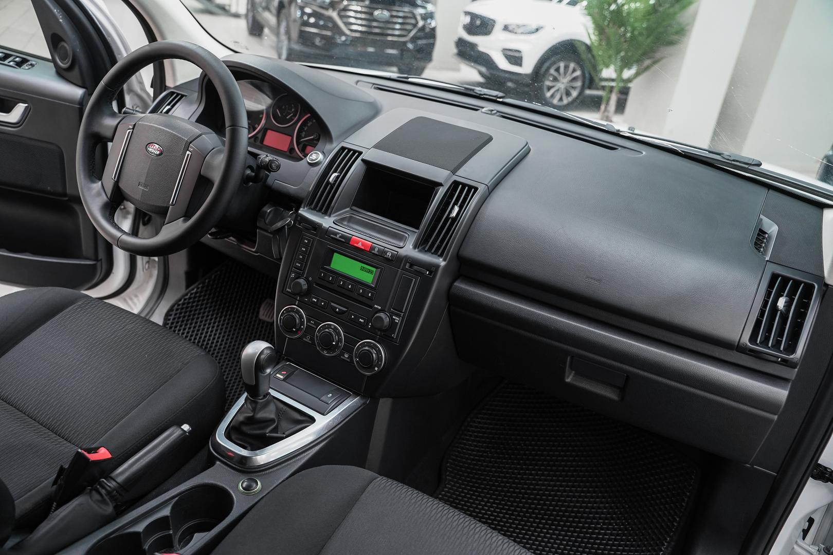 Land Rover Freelander 2011, белый, ДЦ Орехово