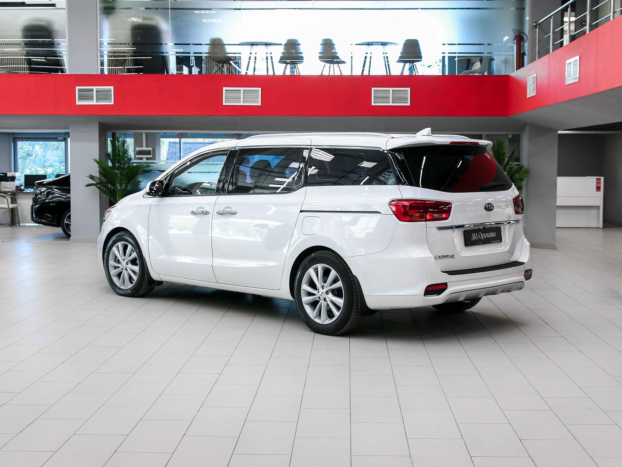 Kia Carnival 2019, белый, ДЦ Орехово