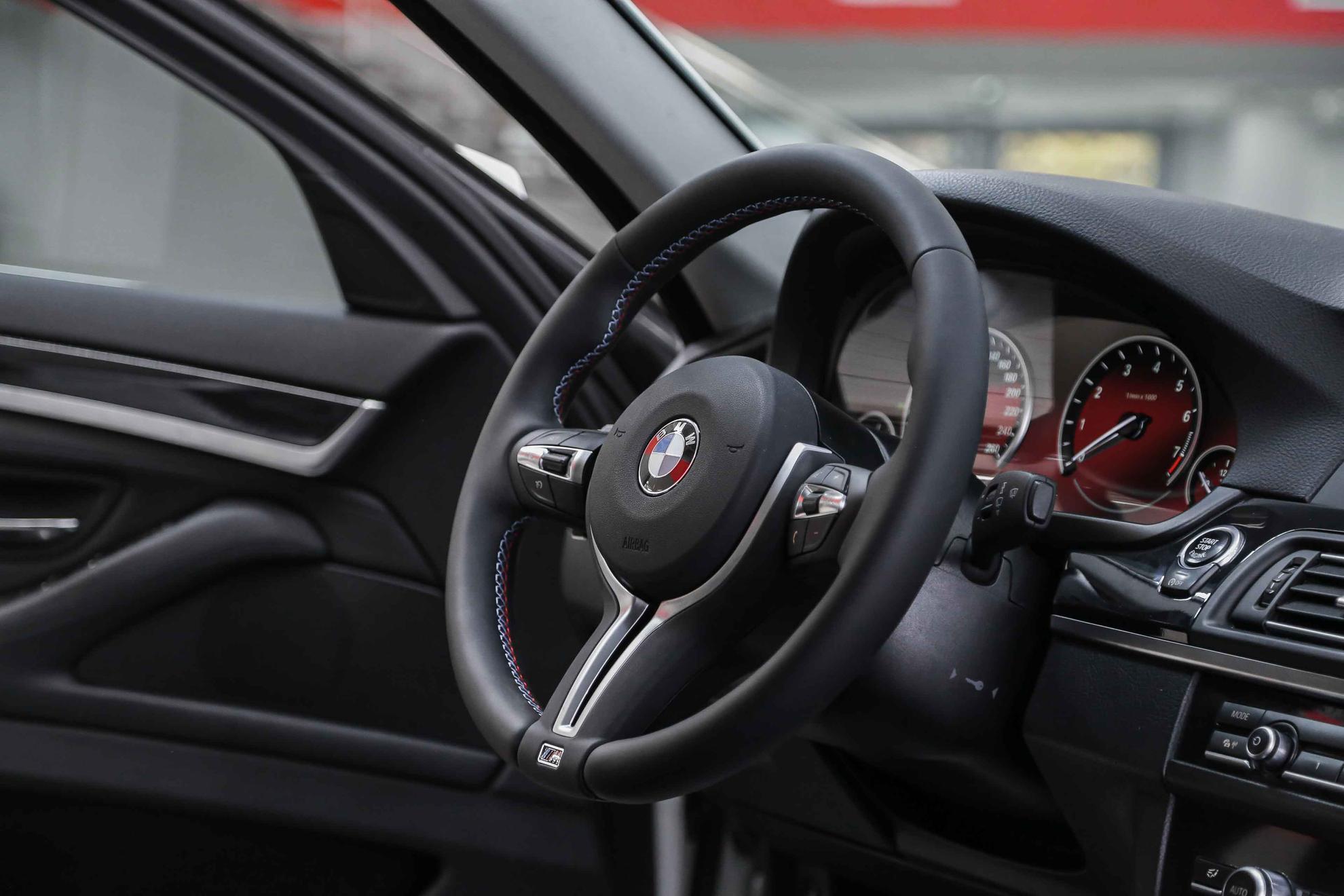 BMW 5 серии 2014, белый, ДЦ Орехово