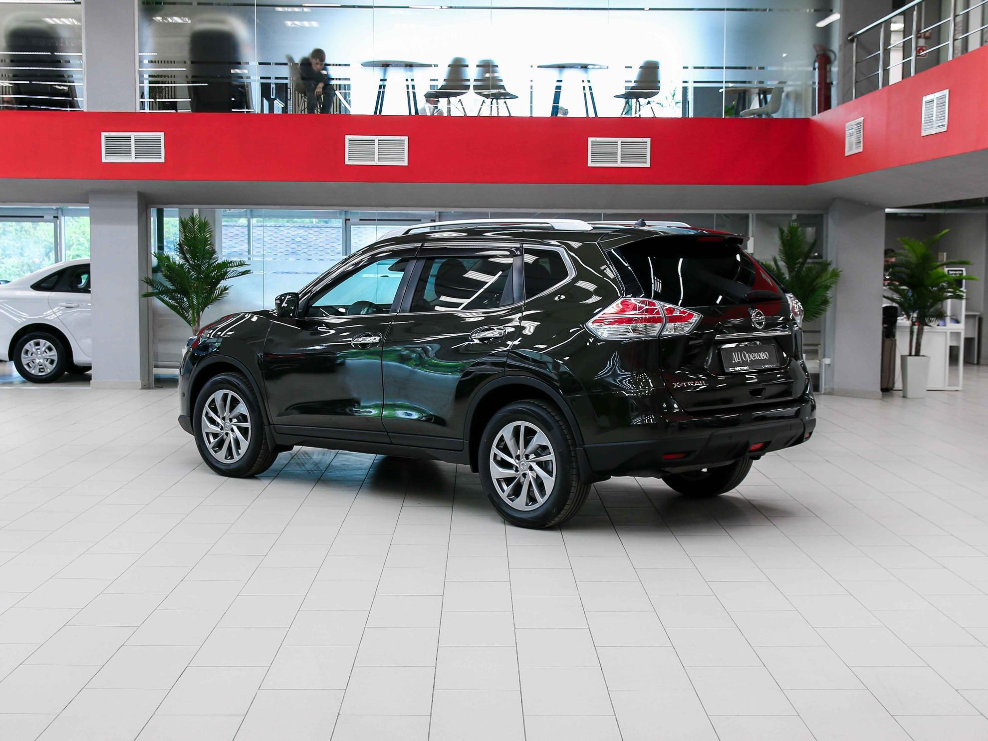 Nissan X-Trail 2015, зеленый, ДЦ Орехово