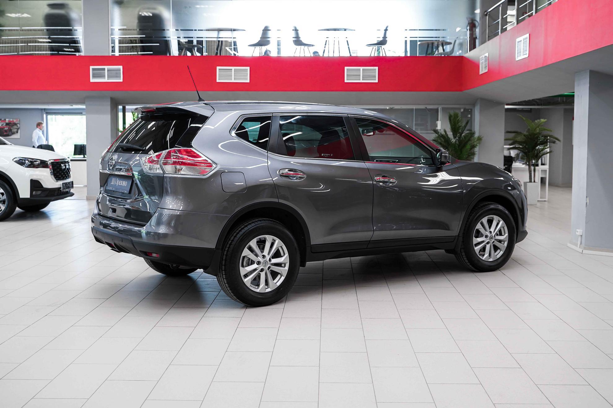 Nissan X-Trail 2016, серый, ДЦ Орехово