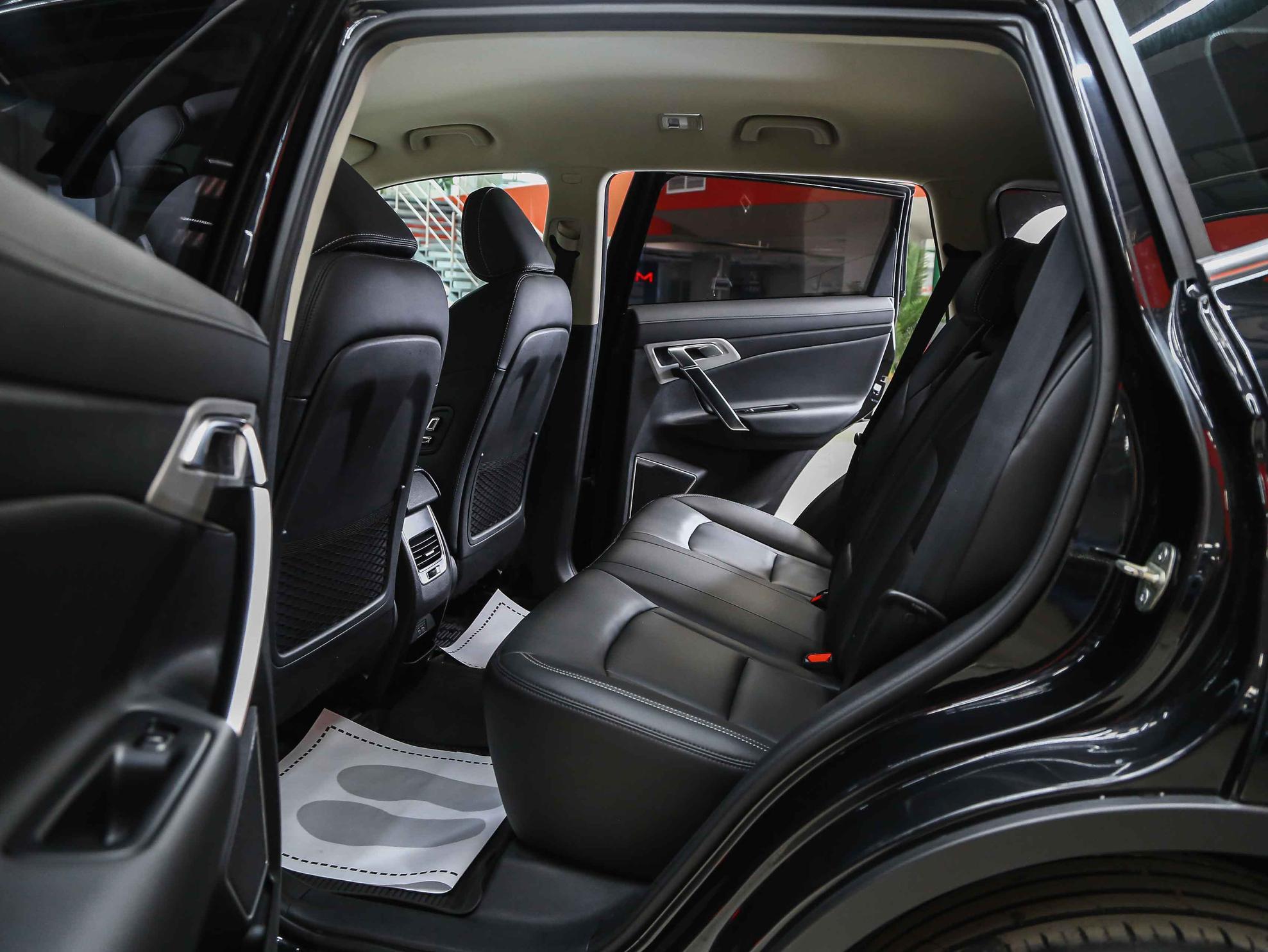 Geely Atlas 2020, черный, ДЦ Орехово