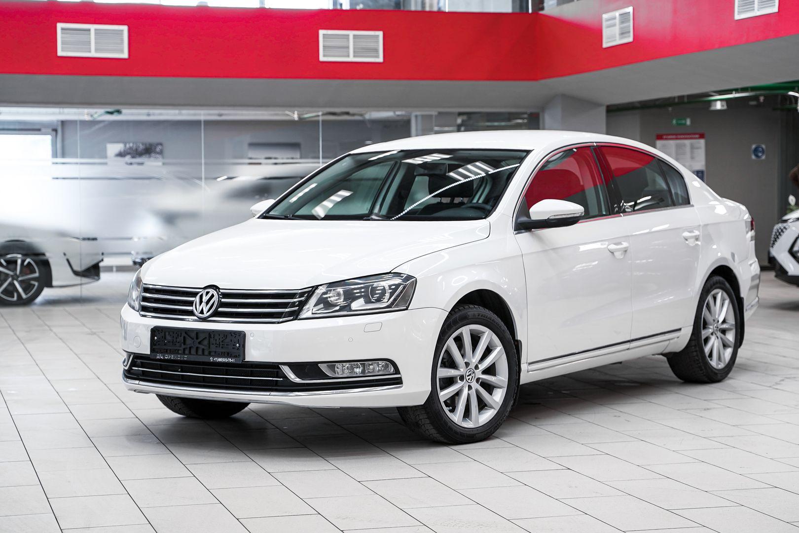 Volkswagen Passat 2013, белый, ДЦ Орехово