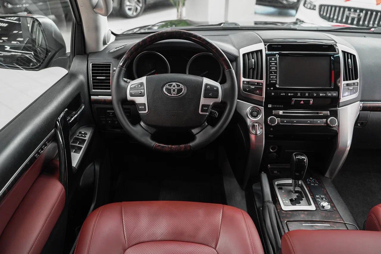 Toyota Land Cruiser 2012, черный, ДЦ Орехово