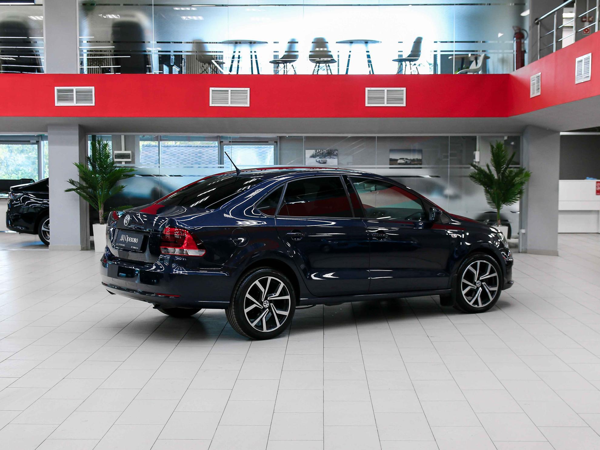 Volkswagen Polo 2016, синий, ДЦ Орехово