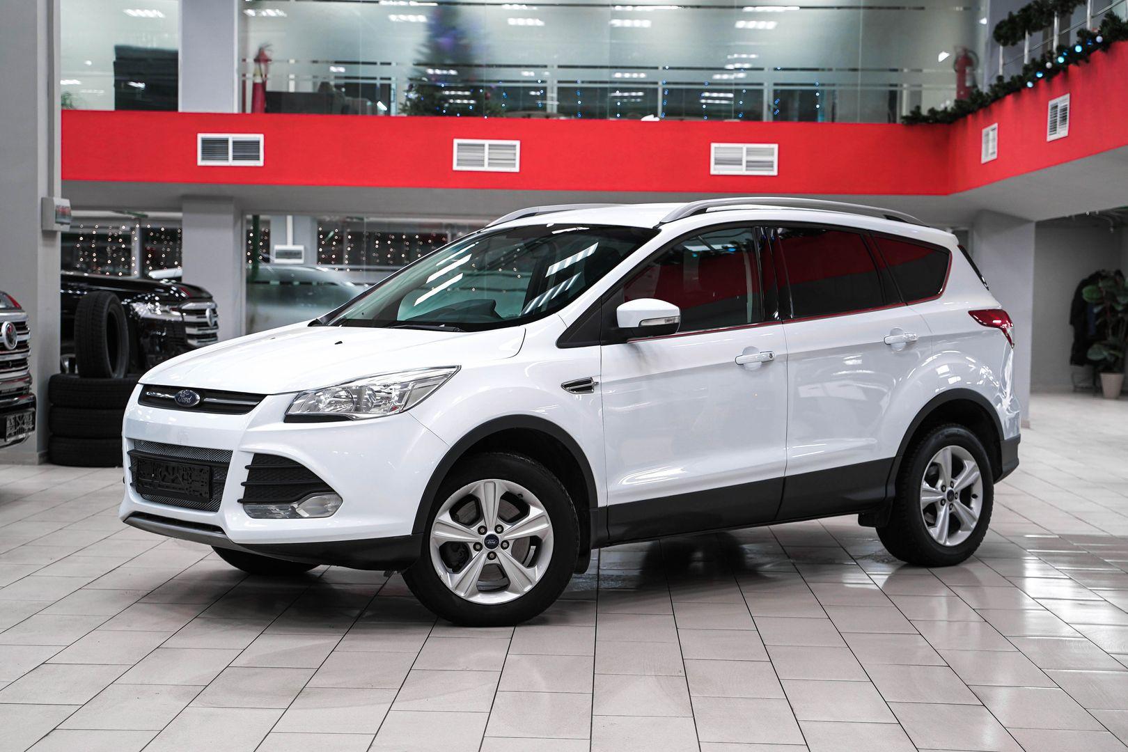 Ford Kuga 2015, белый, ДЦ Орехово