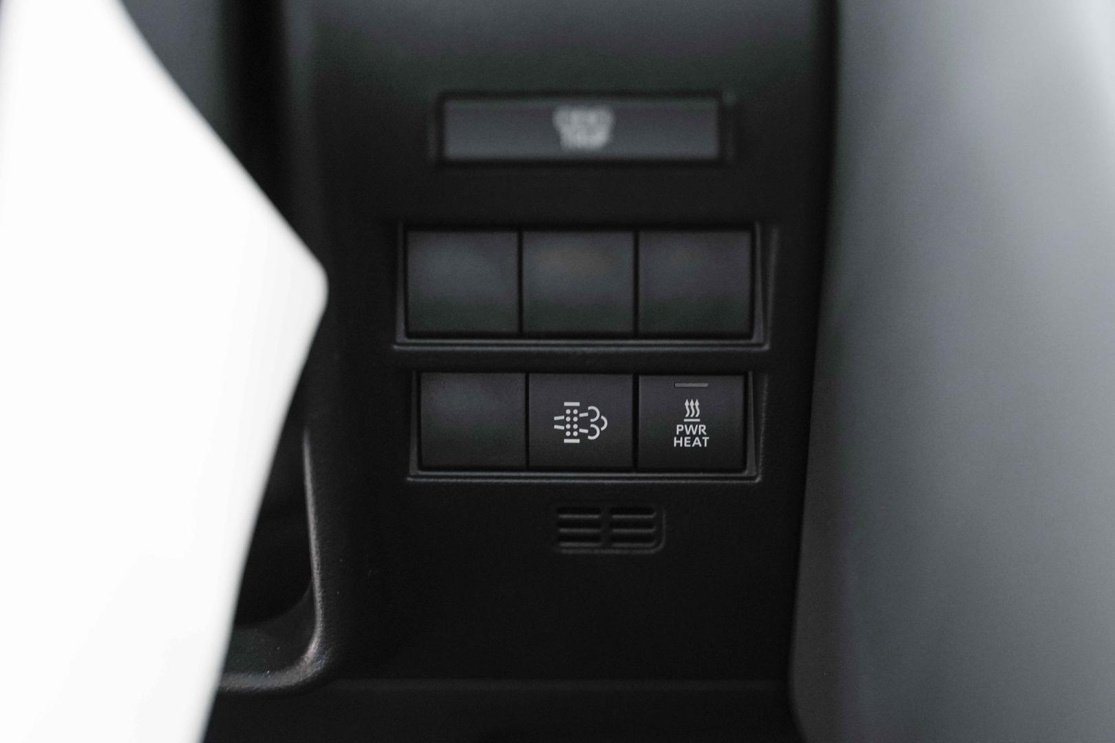 Toyota Land Cruiser 2026, белый, ДЦ Орехово