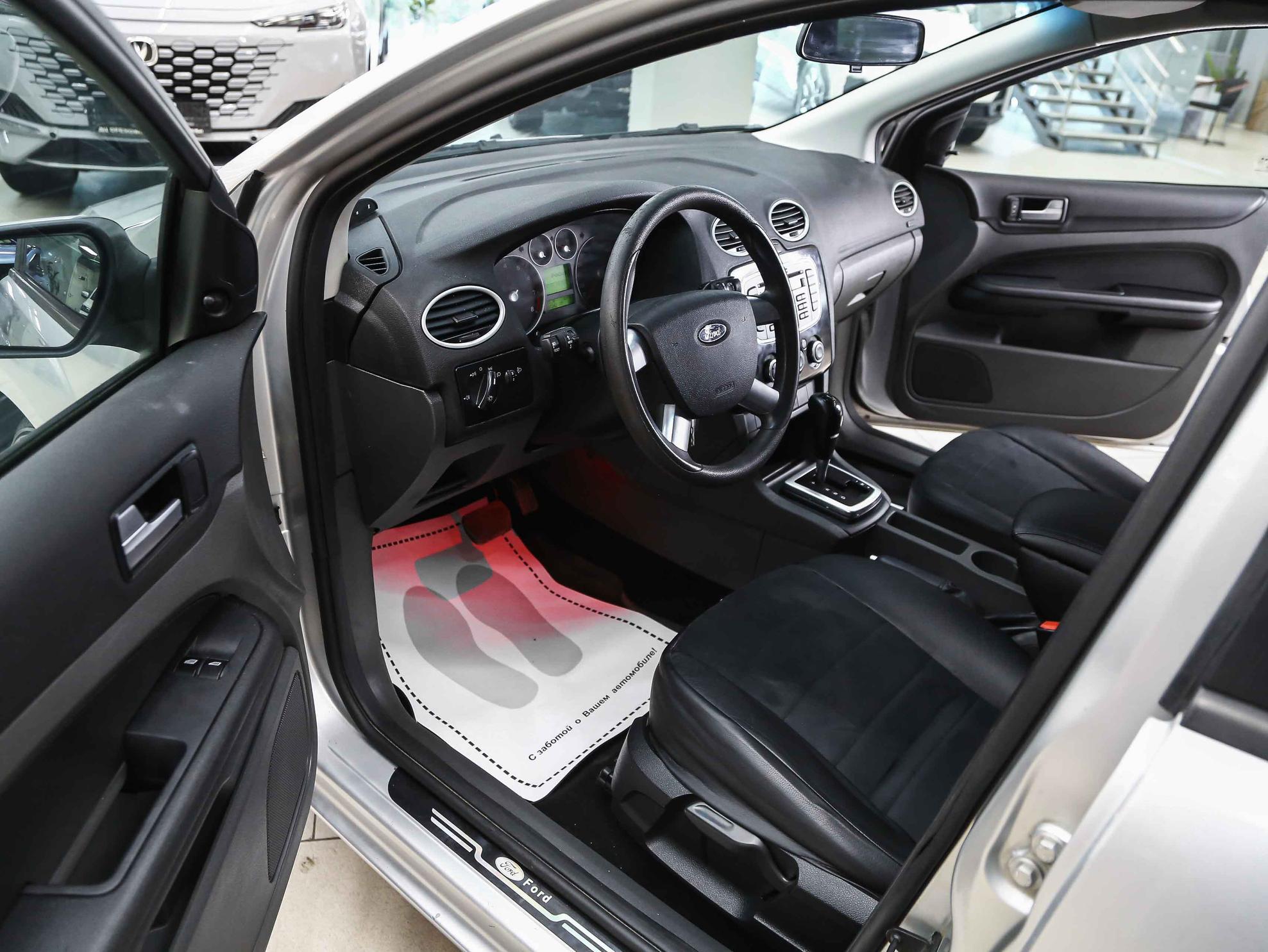 Ford Focus 2007, серебряный, ДЦ Орехово