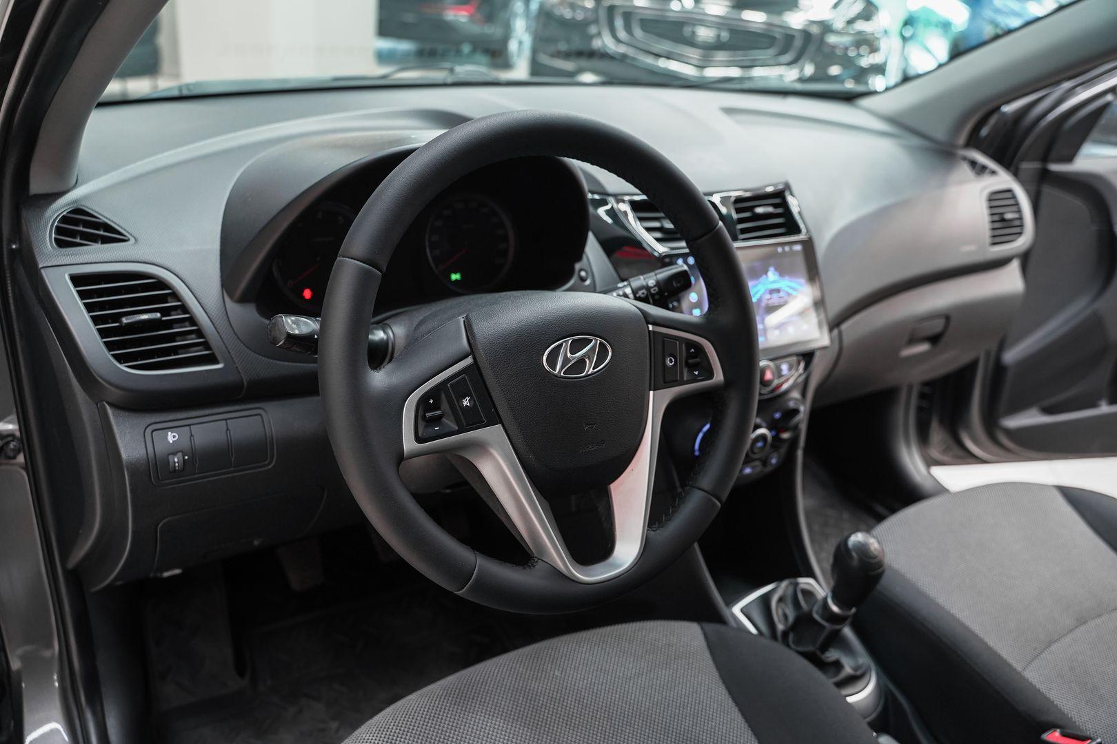 Hyundai Solaris 2013, серый, ДЦ Орехово