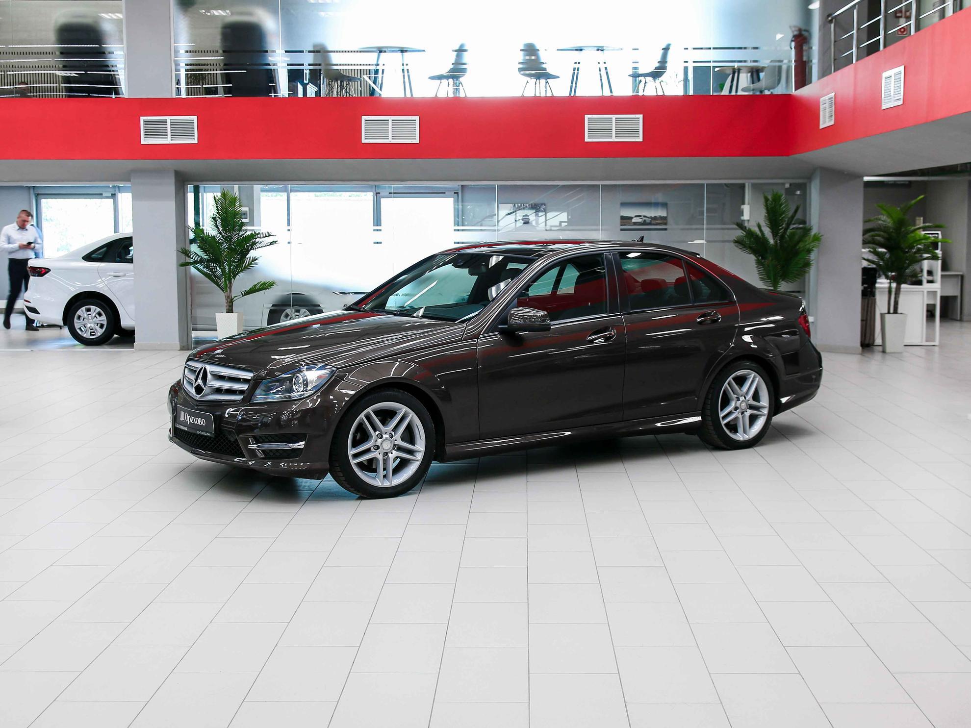 Mercedes-Benz C-Класс 2013, коричневый, ДЦ Орехово