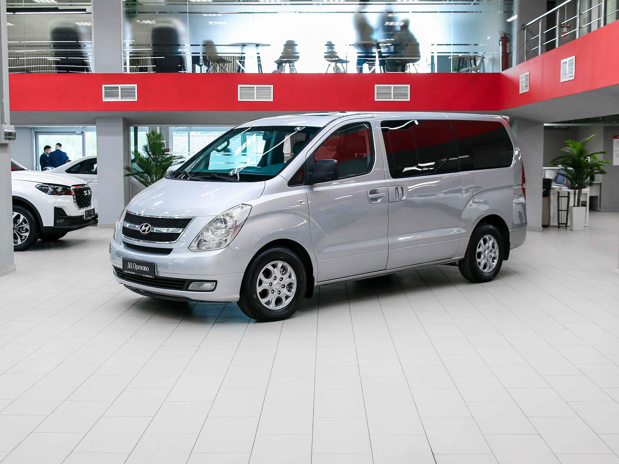 Hyundai Grand Starex 2009, серый, ДЦ Орехово