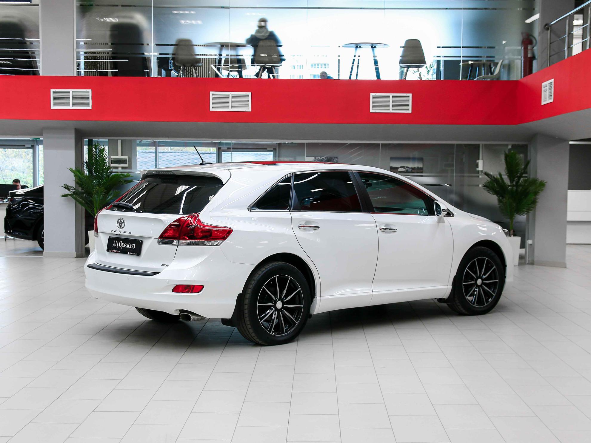 Toyota Venza 2013, белый, ДЦ Орехово